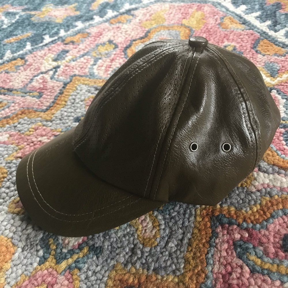 SWEAT ACTIVE | faux leather baseball cap